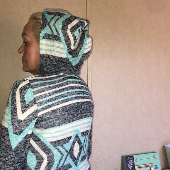 Patterned Cardigan - Picture 3 of 4